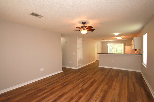 Building Photo - BR/2BA Southwest Pensacola Home with 1-Car Garage, Garden Tub Primary Suite & Convenient Access t...