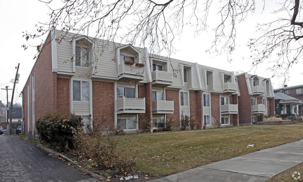 Building Photo - Village Apartments