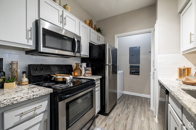 1BR/1BA, 656 - Kitchen - Eagle Crest