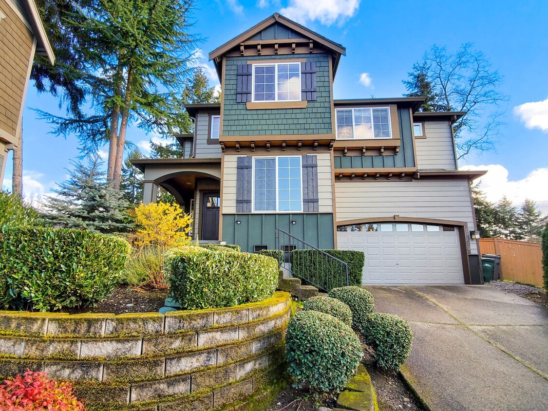 Foto principal - Convenient location near I-405 across from...