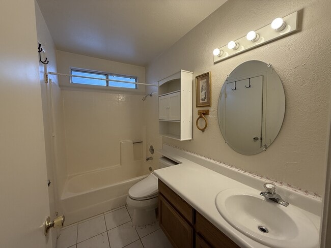 Building Photo - 4658 Cosley Dr