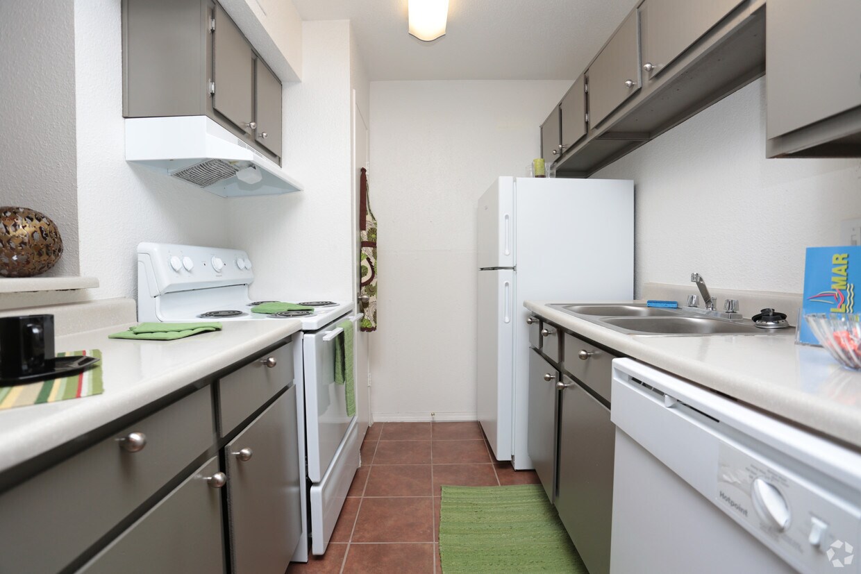 Del Mar Apartments Houston, TX