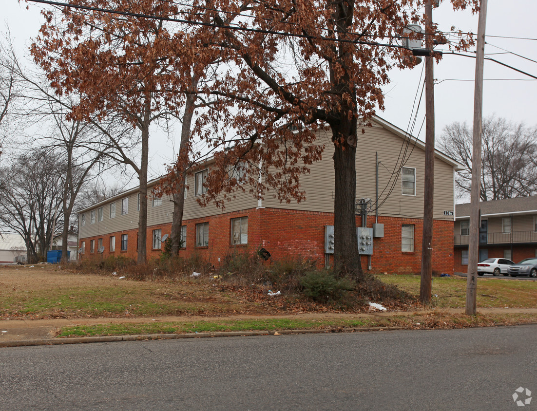 Building Photo - Westwood Apartments