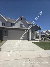 Building Photo - 1724 N Big Star Ave