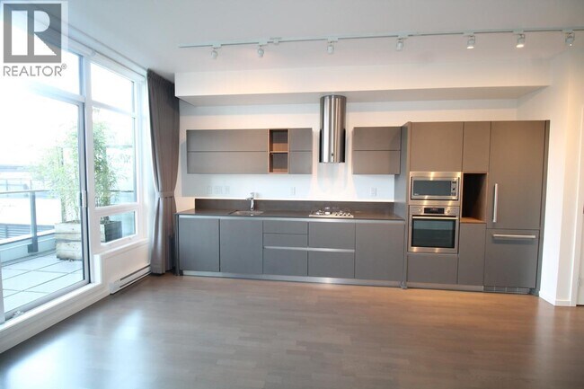 Photo du bâtiment - 133 E 8th Ave