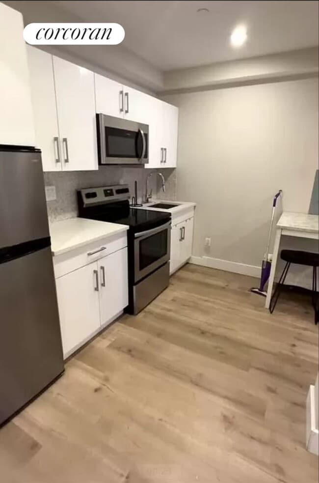 8657 Midland Pkwy, Queens, NY 11432 Room for Rent in Queens, NY
