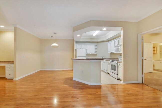 Foto del edificio - HOLIDAY CHEER - 50% Off 1st Month's Rent