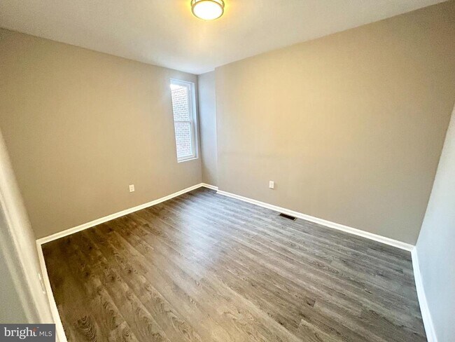 Foto del edificio - 3924 N Marshall St
