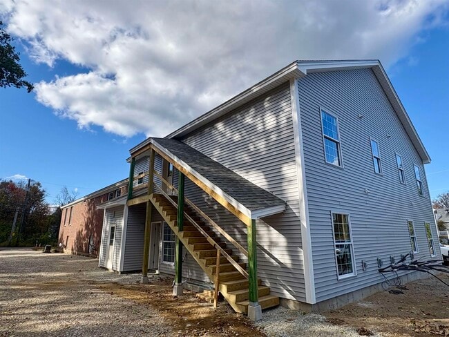 Building Photo - 15 Mountain Rd