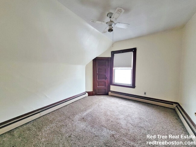 Building Photo - 168 Elm St