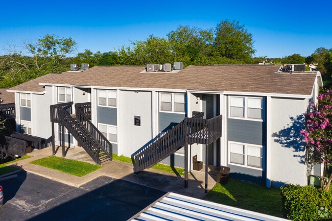 Grove at Northwest Hills Apartments Austin, TX