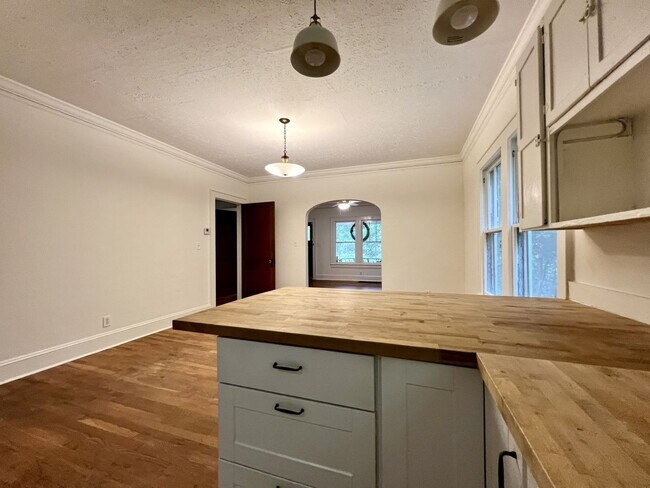 Foto del edificio - 3 Bed | 1 Bath Single Family Home