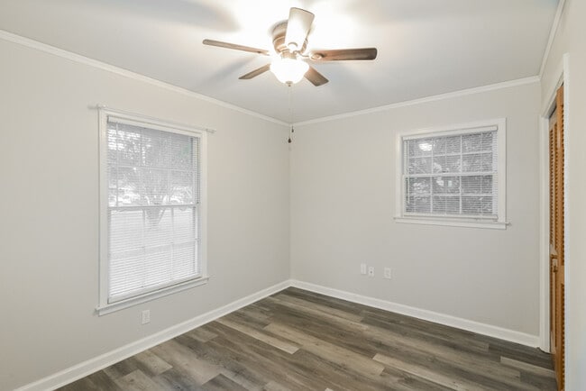 Building Photo - 758 Forestdale Dr