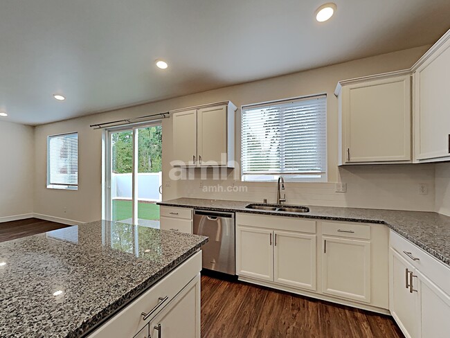 Building Photo - 8220 125th St Ct E