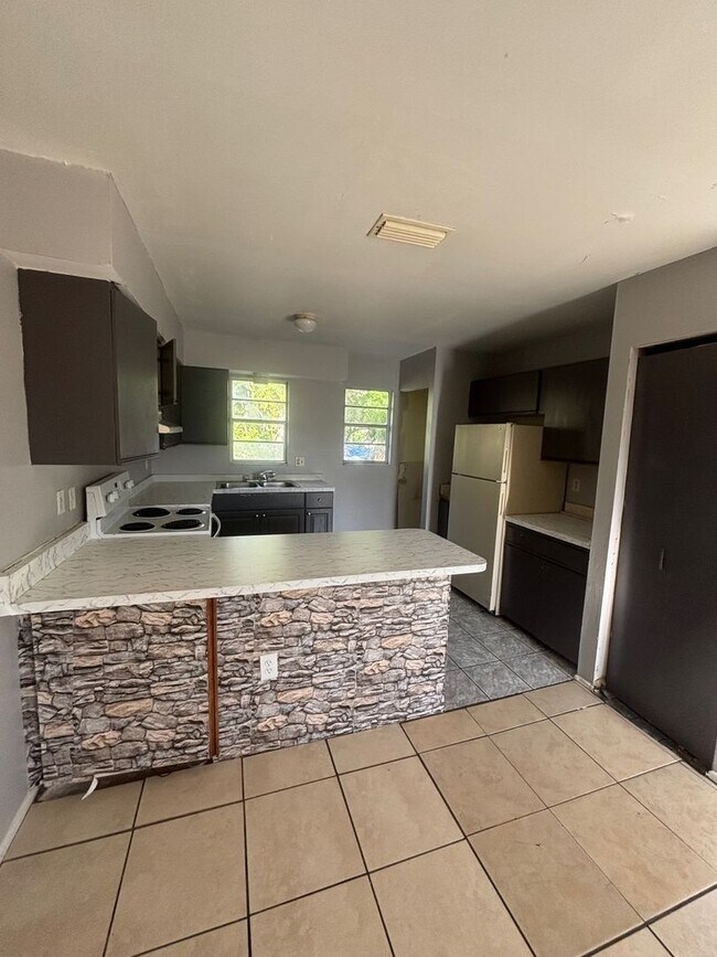 Foto del edificio - 929 33rd Ave W