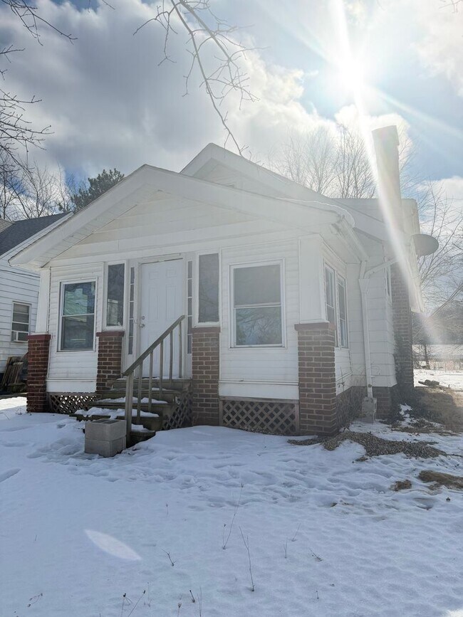 Foto del edificio - 22680 Coulter Ave