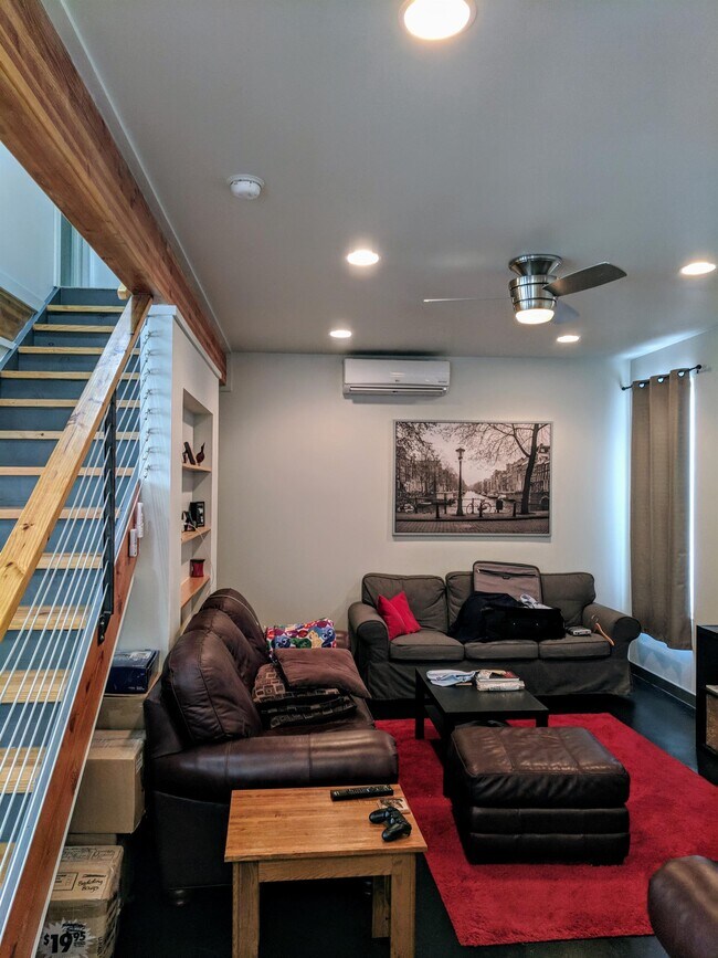 Foto del edificio - 302 N Parker Ave