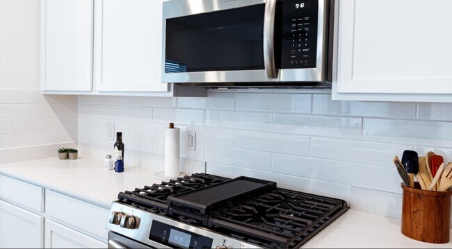 Building Photo - 9910 Kilkenny St