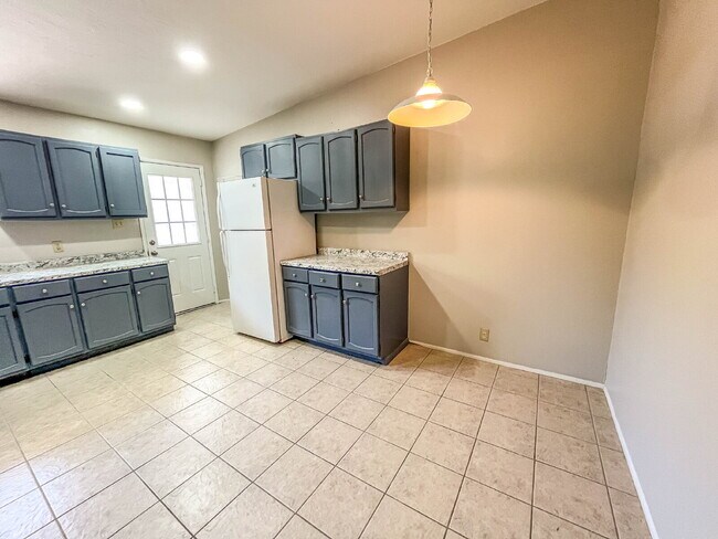 Foto del edificio - 1239 N Alamo Ave