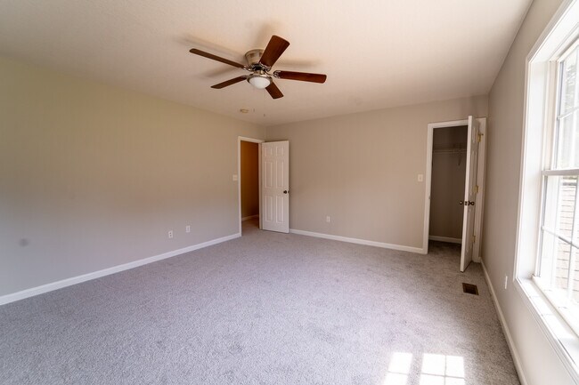 Building Photo - 9 Taylor Rae Dr