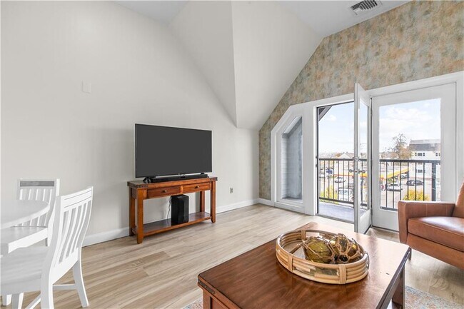 Foto del edificio - 580 Thames St