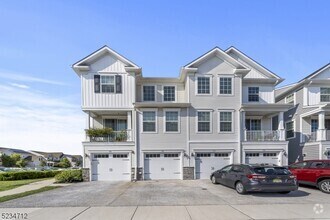 Building Photo - 19 Tippet St