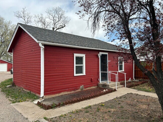 Foto del edificio - Charming Home with Yard Near Old Town Fort Collins