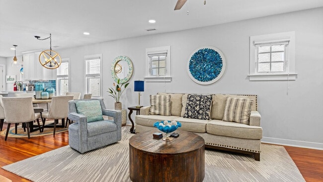 Building Photo - 710 Battersea Rd