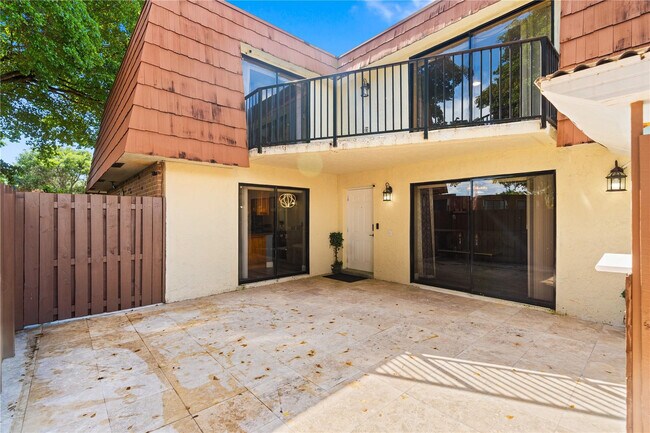 Building Photo - 1600 Coral Ave