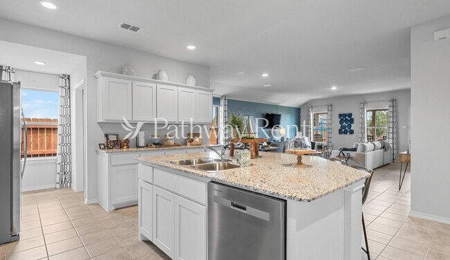 Foto del edificio - 8417 Hollymead Ln