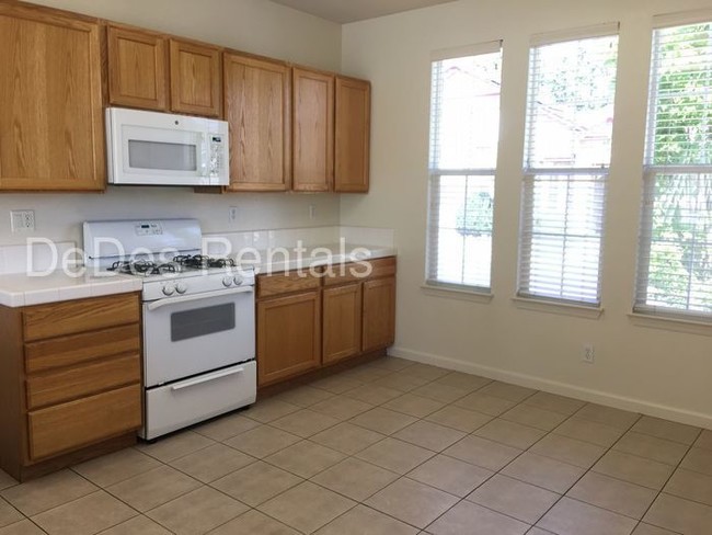 Building Photo - 53 Royal Gorge St