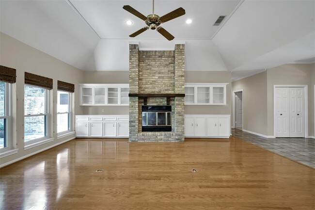 Building Photo - 3303 Pine Chase Dr