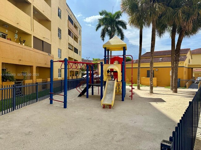 Foto del edificio - 14930 SW 82nd Terrace