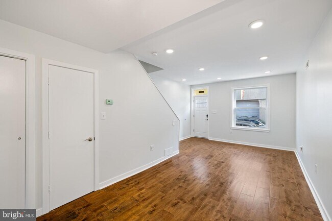 Foto del edificio - 2026 S Chadwick St