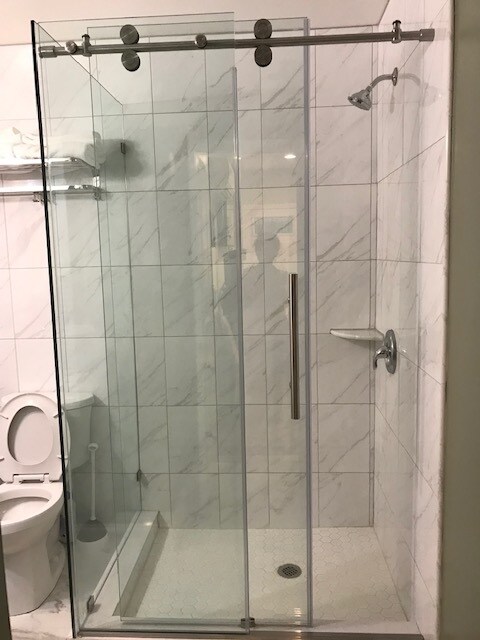 Unit#101 full bath - 3615 Warren St