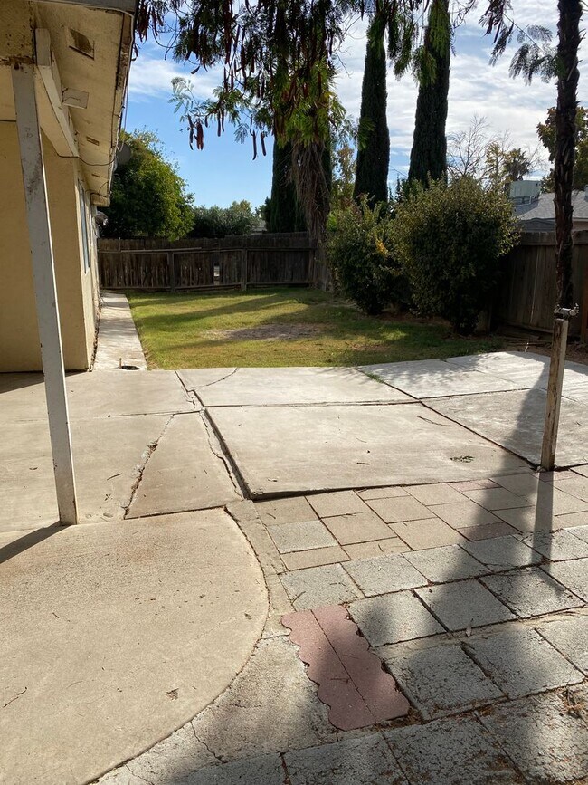 Foto del edificio - Charming 3-Bed, 2-Bath Home in North Merced!