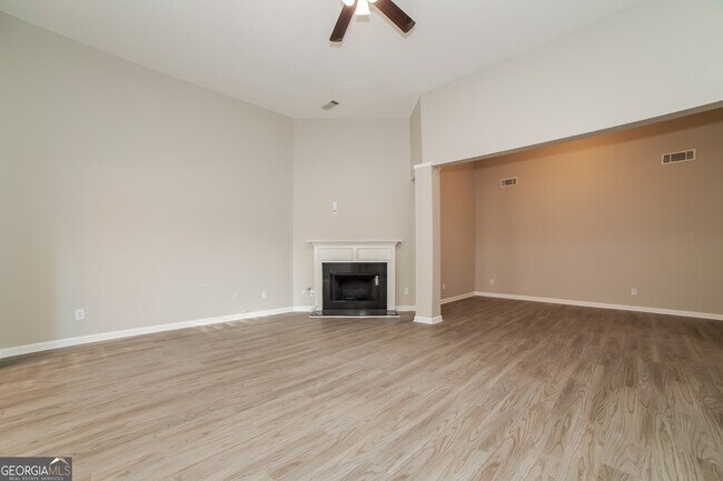 Foto del edificio - 4231 Butternut Pl