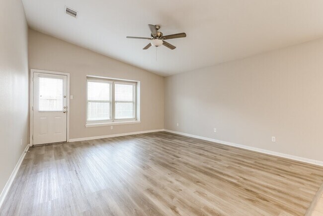 Building Photo - 15010 Cave Creek Ct