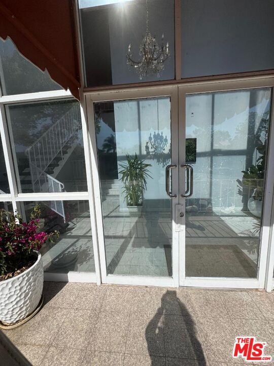 Foto del edificio - 12205 Gorham Ave