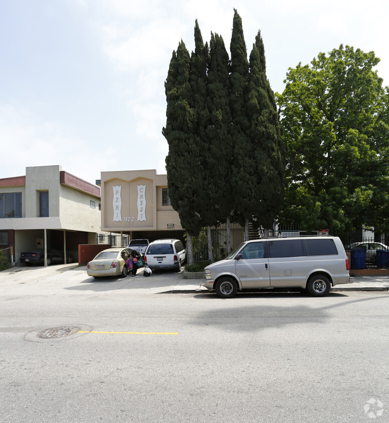 Building Photo - 922 S Normandie Ave