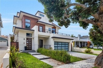 Building Photo - 332 Avenue E