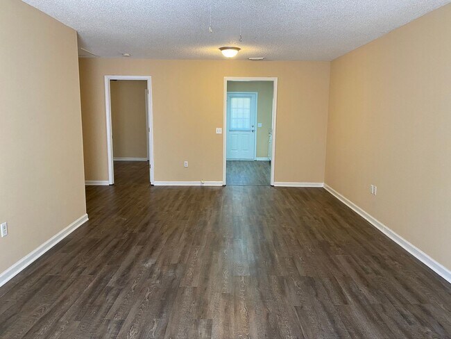 Foto del edificio - 1205 Beaver Creek Dr