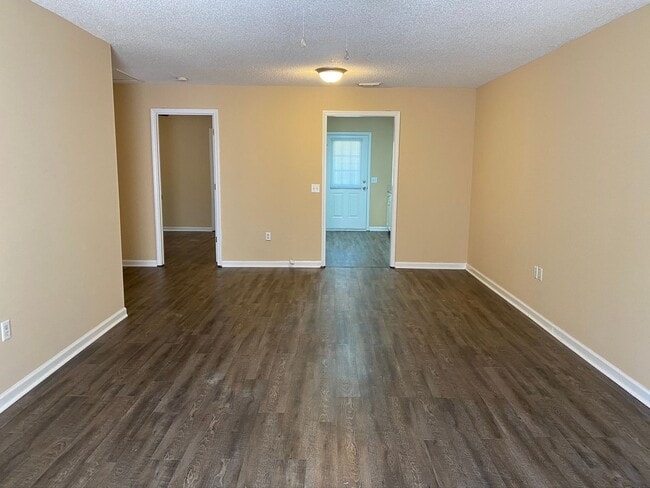Building Photo - 1205 Beaver Creek Dr