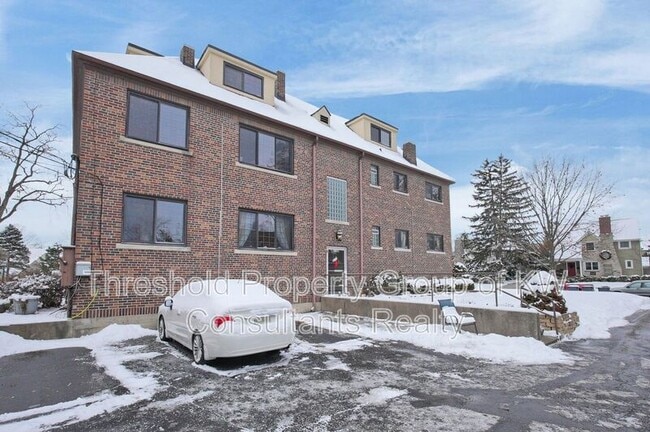 Building Photo - 2208 Arlington Ave