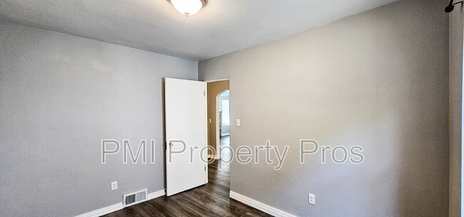 Foto del edificio - 6206 N 105th St