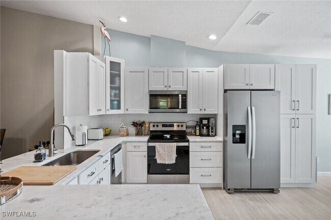 Building Photo - 17611 Marco Island Ln