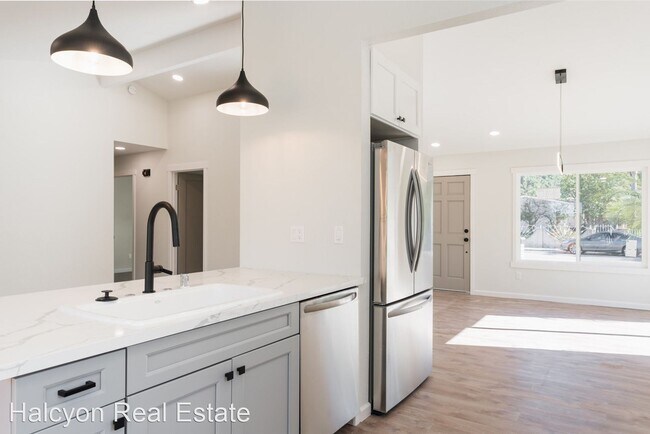 Foto del edificio - 4 br, 2 bath House - 211 James Street