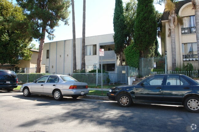 Building Photo - 4346 Ventura Canyon Ave