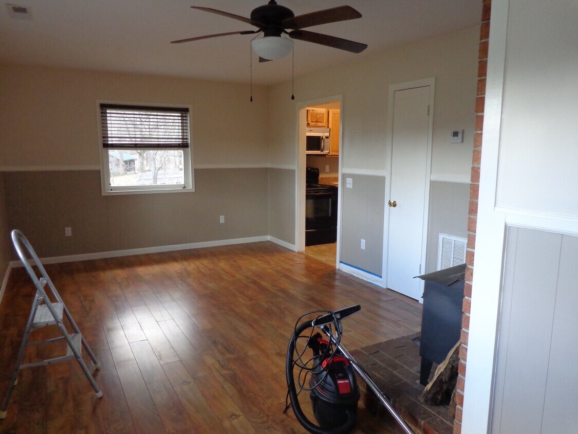 Foto principal - 605 Poplar Ln