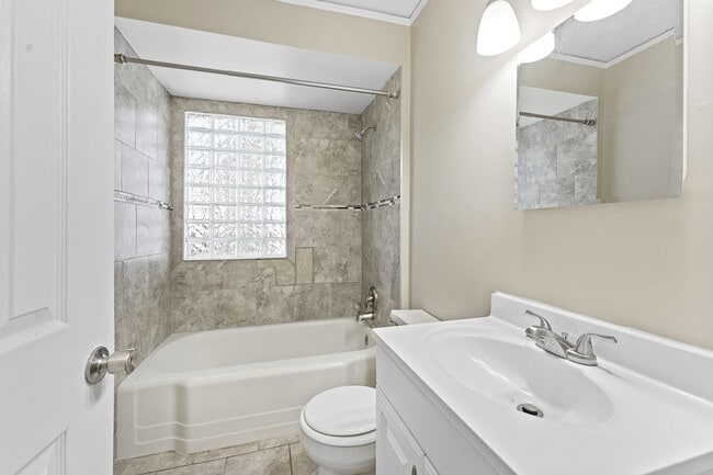 Building Photo - 12948 Cunningham St